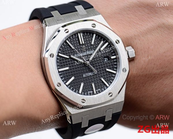 Fake Audemars Piguet Royal Oak 42mm Watch Black Dial Black Rubber Strap Fake Audemars Piguet Royal Oak 42mm Watch Black Dial Black Rubber Strap