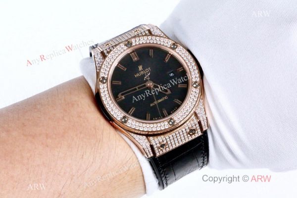2019 Copy Hublot Classic Fusion Rose Gold Iced Out Watch 2019 Copy Hublot Classic Fusion Rose Gold Iced Out Watch