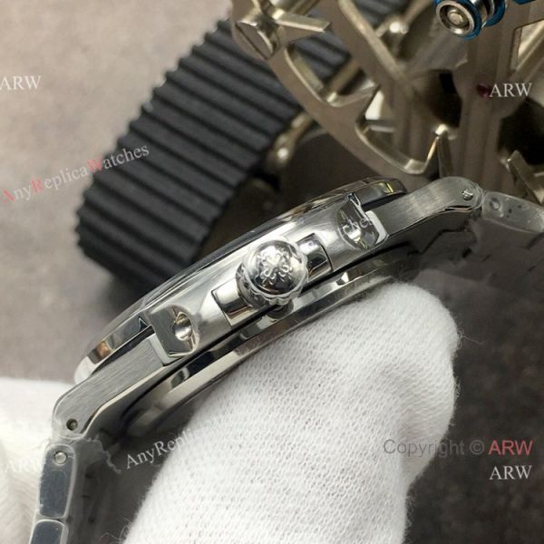 Swiss Replica Patek Philippe Nautilus Green Dial Watch GB Factory Swiss Replica Patek Philippe Nautilus Green Dial Watch GB Factory