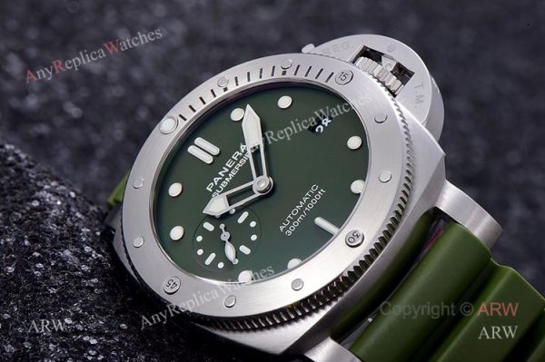 VS Factory New Panerai Submersible PAM01055 Verde Militare 42mm Green Dial Swiss Replica Watches VS Factory New Panerai Submersible PAM01055 Verde Militare 42mm Green Dial Swiss Replica Watches