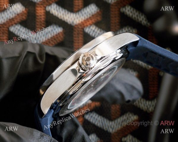 Omega Diver 300m James Bond Limited Edition Watches Blue Rubber Strap Gray Face Omega Diver 300m James Bond Limited Edition Watches Blue Rubber Strap Gray Face