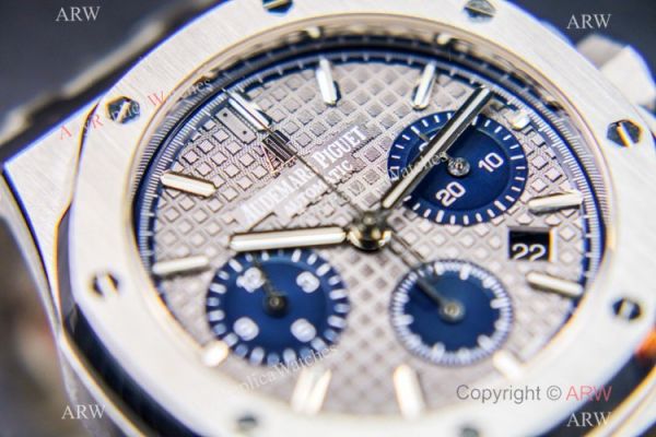 Grade 1A Swiss Copy Audemars Piguet Royal Oak ETA7750 Men Watch Stainless Steel Gray Dial Grade 1A Swiss Copy Audemars Piguet Royal Oak ETA7750 Men Watch Stainless Steel Gray Dial