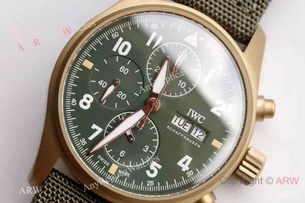 ZF Factory IWC Pilots 7750 Chronograph Spitfire Bronze Military Green Watch ZF Factory IWC Pilots 7750 Chronograph Spitfire Bronze Military Green Watch