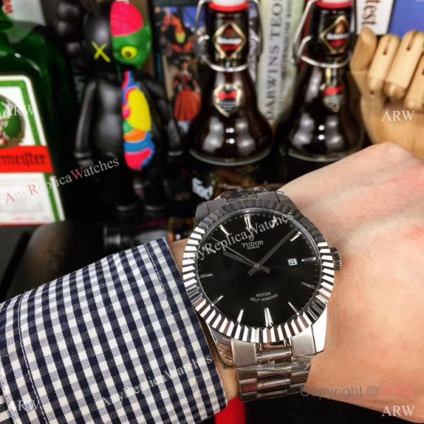 Tudor Geneve m12510 Stainless steel Cherry red dial Watches 40mm Tudor Geneve m12510 Stainless steel Cherry red dial Watches 40mm