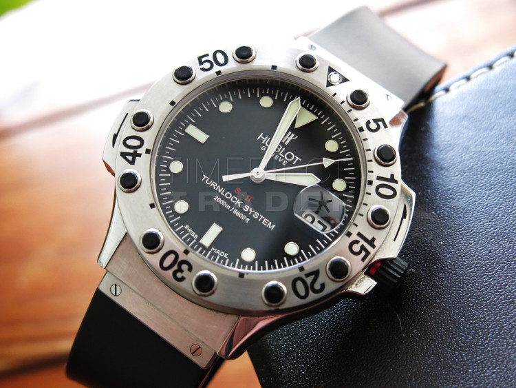 Hublot Turnlock Divers 1951.NM40.1 Stainless Steel Automatic Self Winding Hublot Turnlock Divers 1951.NM40.1 Stainless Steel Automatic Self Winding