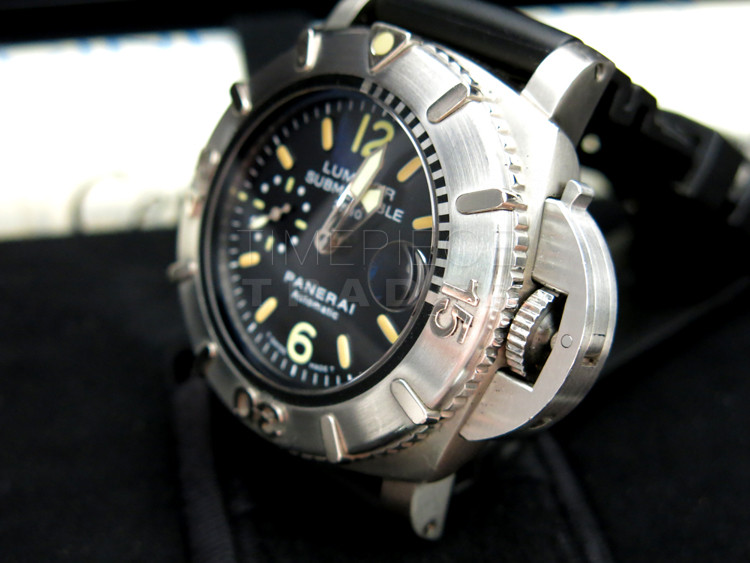 Panerai Special Editions 2004 PAM194 Titanium Automatic Panerai Special Editions 2004 PAM194 Titanium Automatic