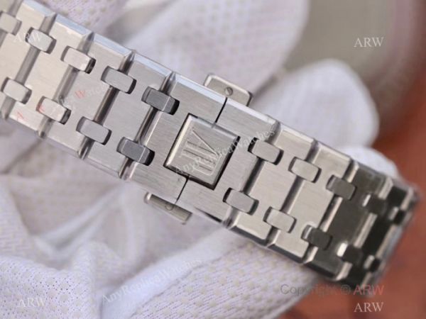 Swiss Grade Audemars Piguet Royal Oak GMT 2329 Watch Replica White Dial Swiss Grade Audemars Piguet Royal Oak GMT 2329 Watch Replica White Dial