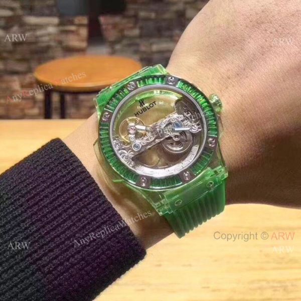 2019 Hublot Unico Sapphire Replica Watch Transparent Case Rainbow Bezel 2019 Hublot Unico Sapphire Replica Watch Transparent Case Rainbow Bezel