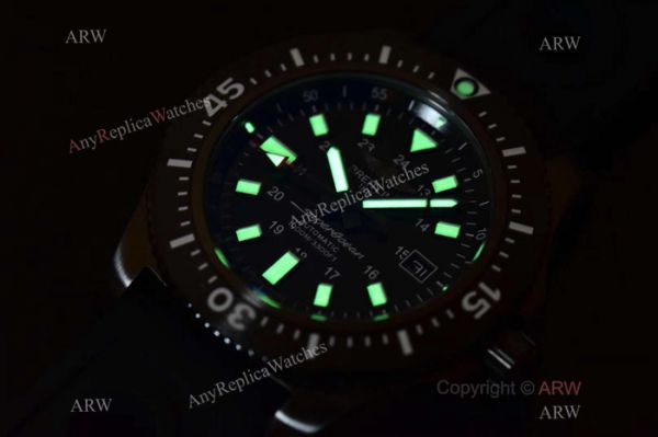 AAA Grade Breitling Superocean Swiss 2824 Watch Replica SS Black Bezel AAA Grade Breitling Superocean Swiss 2824 Watch Replica SS Black Bezel