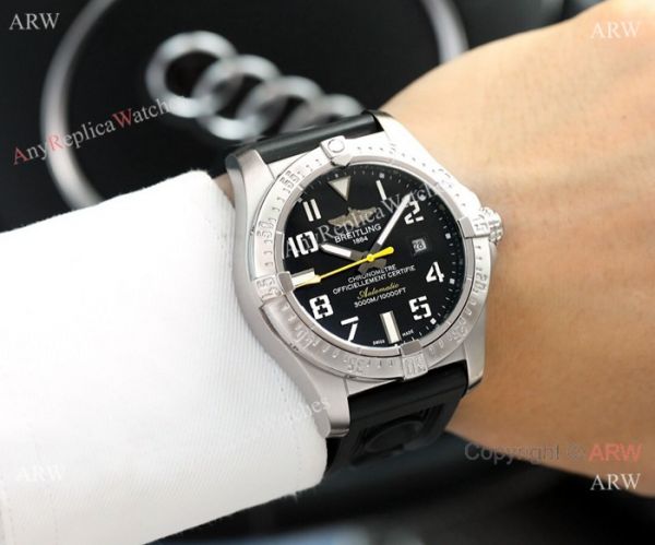 New Breitling Avenger blackbird 44mm Watches SS Blue Dial New Breitling Avenger blackbird 44mm Watches SS Blue Dial