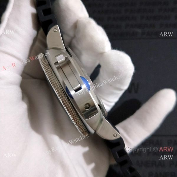 Copy Panerai Submersible Rubber Strap Black Dial PAM305 Men Watch Copy Panerai Submersible Rubber Strap Black Dial PAM305 Men Watch