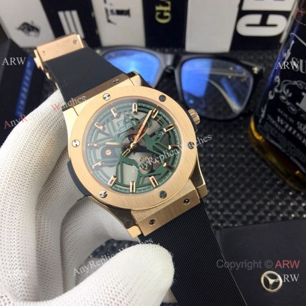 New Style Hublot Classic Fusion Rose Gold Bezel Rubber Strap Watches New Style Hublot Classic Fusion Rose Gold Bezel Rubber Strap Watches