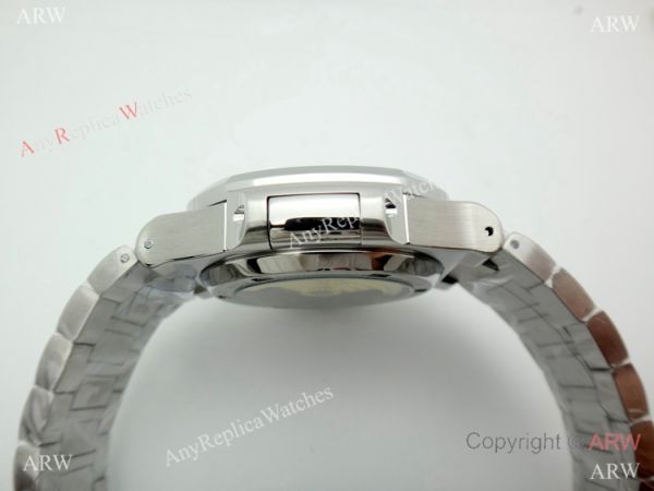 Swiss AAA Grade Patek Philippe Nautilus power reserve Watch SS Blue Face Swiss AAA Grade Patek Philippe Nautilus power reserve Watch SS Blue Face