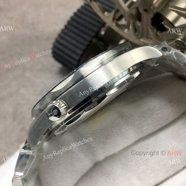 GB Factory Omega Diver 300M James Bond Replica Watch Stainless Steel White Dial Omega 8800 Movement GB Factory Omega Diver 300M James Bond Replica Watch Stainless Steel White Dial Omega 8800 Movement