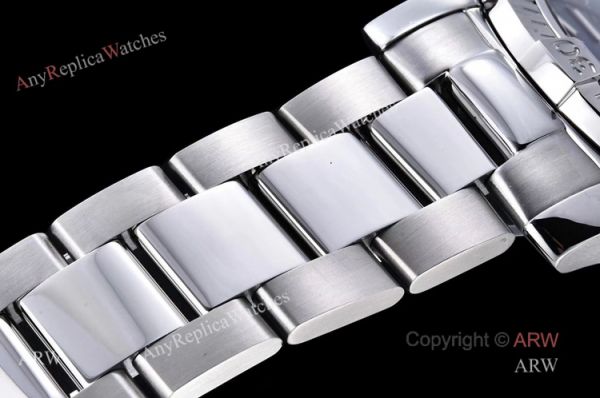 (GF) High Quality Replica Breitling Avenger 43mm Black Dial Stainless Steel Asia 2824 Watch (GF) High Quality Replica Breitling Avenger 43mm Black Dial Stainless Steel Asia 2824 Watch