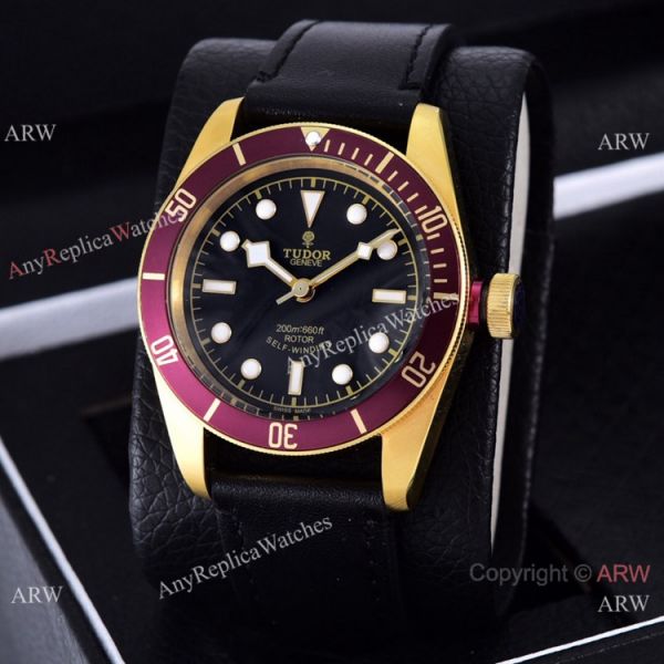 Clone Tudor Heritage Black Bay 41mm Watches Black Leather Strap Green Bezel Clone Tudor Heritage Black Bay 41mm Watches Black Leather Strap Green Bezel