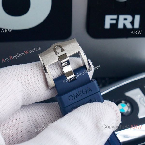 (TW) AAA Replica Omega Seamaster Diver 300m Chronograph Watch Two Tone Blue Dial (TW) AAA Replica Omega Seamaster Diver 300m Chronograph Watch Two Tone Blue Dial