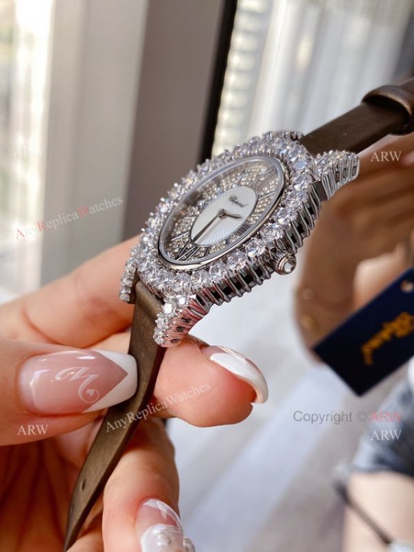 High Quality Replica Ladies Chopard LHeure Du Diamant Medium Oval Watch With Diamonds High Quality Replica Ladies Chopard LHeure Du Diamant Medium Oval Watch With Diamonds