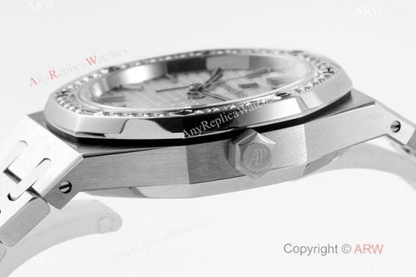 2021 New Swiss Audemars Piguet Royal Oak Selfwinding caliber 5800 Watch Stainless Steel Diamond Bezel 34mm 2021 New Swiss Audemars Piguet Royal Oak Selfwinding caliber 5800 Watch Stainless Steel Diamond Bezel 34mm