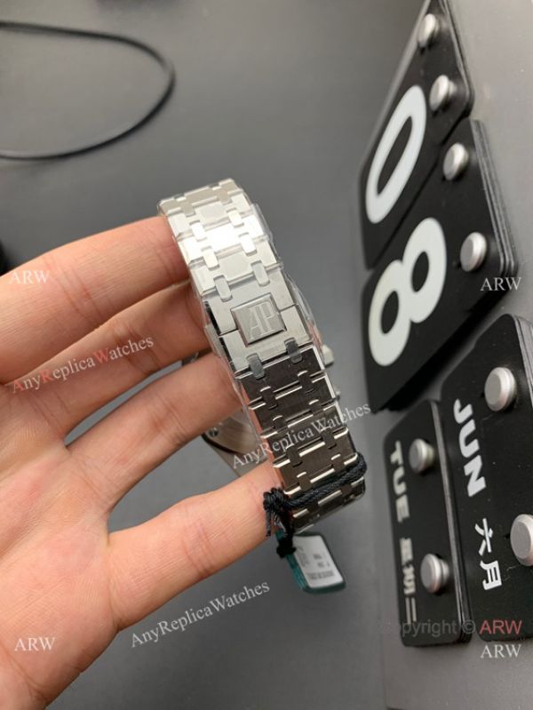 OM Factory Audemars Piguet Royal Oak Chronograph Black Dial Watch 41mm OM Factory Audemars Piguet Royal Oak Chronograph Black Dial Watch 41mm