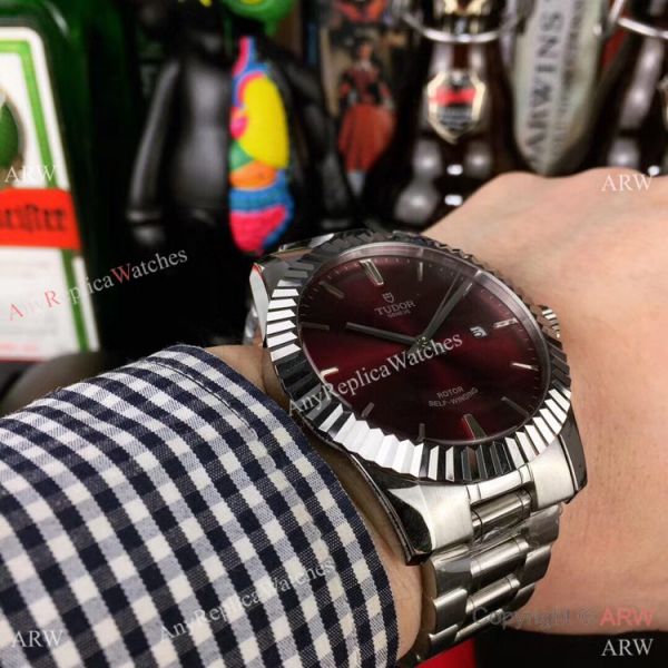Tudor Geneve m12510 Stainless steel Cherry red dial Watches 40mm Tudor Geneve m12510 Stainless steel Cherry red dial Watches 40mm