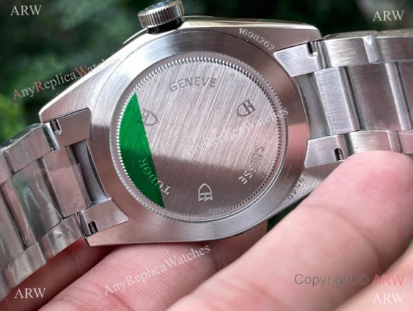 Swiss Replica Tudor Black Bay Cal.2824 Stainless Steel Silver Dial Watch 41mm Swiss Replica Tudor Black Bay Cal.2824 Stainless Steel Silver Dial Watch 41mm