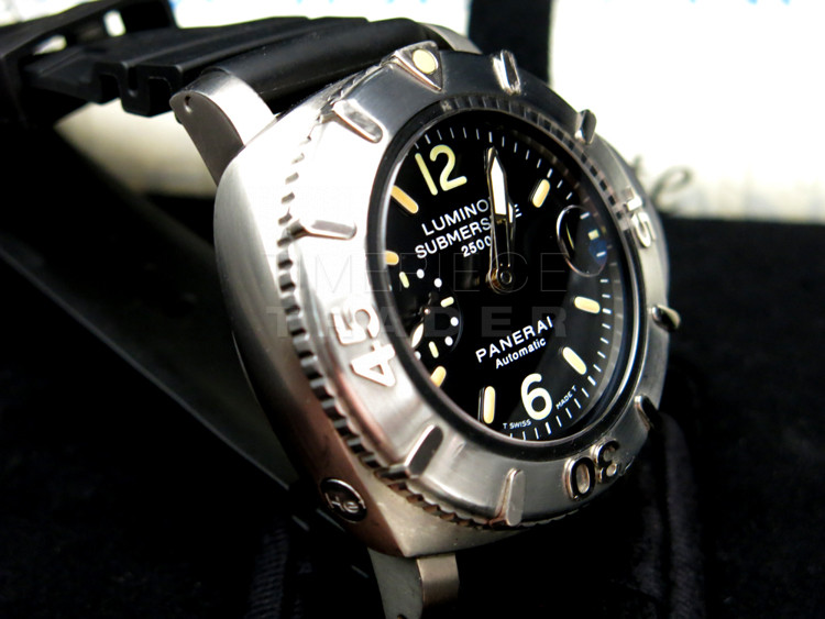 Panerai Special Editions 2004 PAM194 Titanium Automatic Panerai Special Editions 2004 PAM194 Titanium Automatic