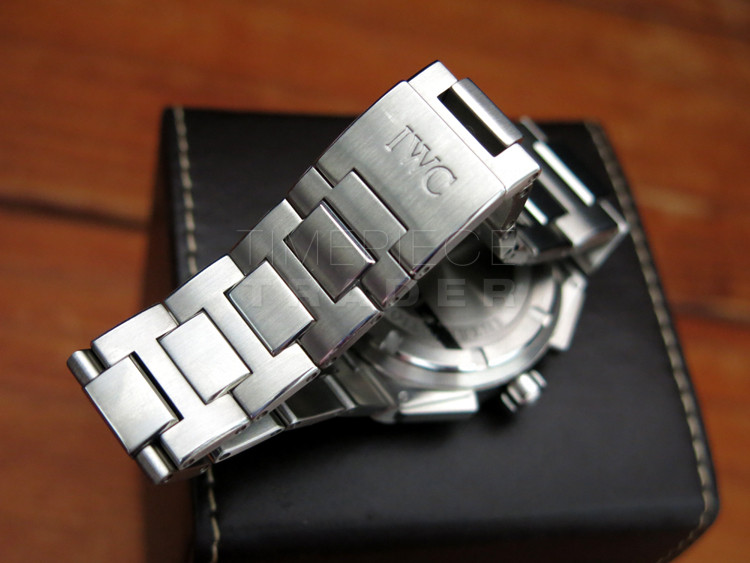 IWC Ingenieur IW3725-01 Stainless Steel Self Winding Automatic IWC Ingenieur IW3725-01 Stainless Steel Self Winding Automatic