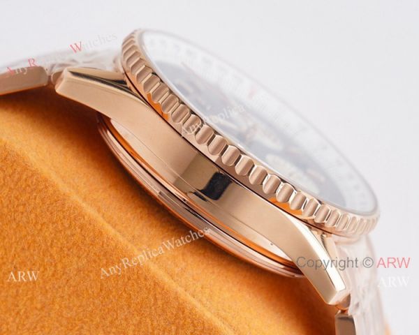Super Clone Breitling Rose Gold Navitimer 01 Watch Valjoux7750 Movement Super Clone Breitling Rose Gold Navitimer 01 Watch Valjoux7750 Movement