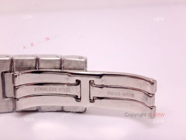 Replica 2-Tone Cartier Santos Mens Quartz Watch 29.5mm Replica 2-Tone Cartier Santos Mens Quartz Watch 29.5mm