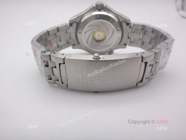 AAA Grade Omega Seamaster 007 Replica Watch Stainless Steel Black Bezel AAA Grade Omega Seamaster 007 Replica Watch Stainless Steel Black Bezel