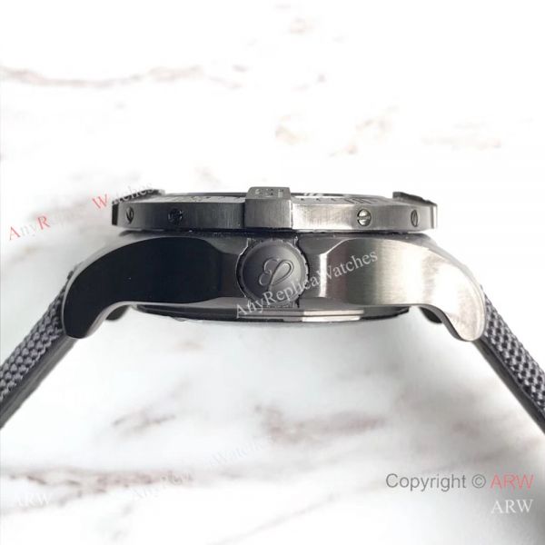 Swiss Grade Copy Breitling Avenger II Seawolf Solid Black Design Watch 45mm Swiss Grade Copy Breitling Avenger II Seawolf Solid Black Design Watch 45mm