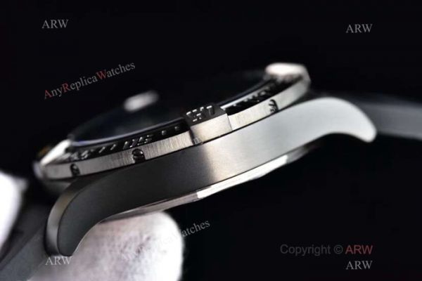 Swiss 2824-2 Breitling Avenger Blackbird Mens Watch AAA Replica Swiss 2824-2 Breitling Avenger Blackbird Mens Watch AAA Replica