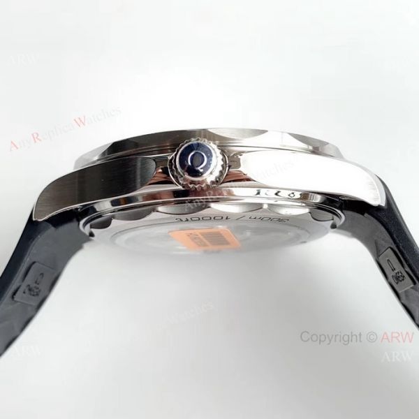 (OM Factory)Omega Seamaster 300 Replica Watch Black Rubber Strap Omega 8800 Movement (OM Factory)Omega Seamaster 300 Replica Watch Black Rubber Strap Omega 8800 Movement