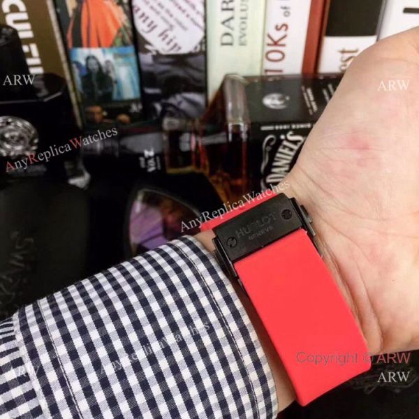 Replica Hublot Techframe Ferrari Tourbillon Watch Red Rubber Strap 43mm Replica Hublot Techframe Ferrari Tourbillon Watch Red Rubber Strap 43mm