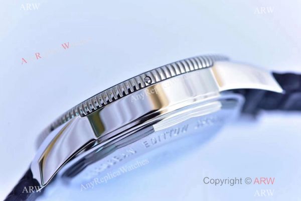 (GF) Swiss Breitling Superocean Heritage II B20 SS Blue Rubber Strap Watch (GF) Swiss Breitling Superocean Heritage II B20 SS Blue Rubber Strap Watch