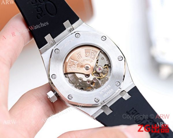 Fake Audemars Piguet Royal Oak 42mm Watch Black Dial Black Rubber Strap Fake Audemars Piguet Royal Oak 42mm Watch Black Dial Black Rubber Strap