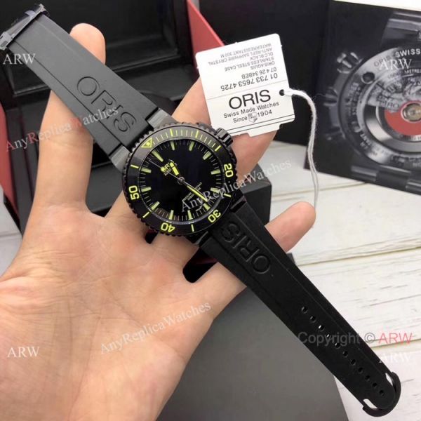 Swiss Fake Oris Aquis 43mm Watch Black and Yellow Swiss Fake Oris Aquis 43mm Watch Black and Yellow