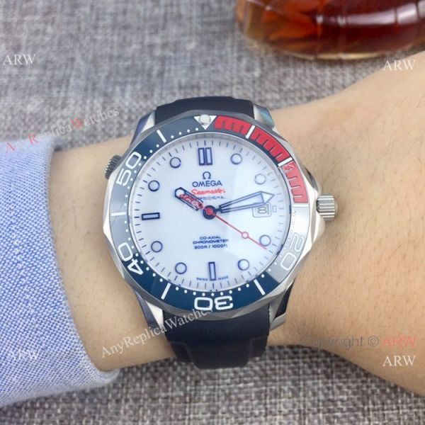 High quality Omega Commanders 007 Watch Gold Case Blue Rubber Band High quality Omega Commanders 007 Watch Gold Case Blue Rubber Band
