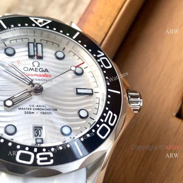 New Omega Seamaster Diver 300 M Watches SS White Rubber Strap New Omega Seamaster Diver 300 M Watches SS White Rubber Strap