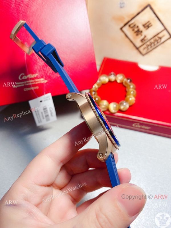 New! Replica Cartier Calibre de Quartz Watches Rose Gold Blue Bezel New! Replica Cartier Calibre de Quartz Watches Rose Gold Blue Bezel