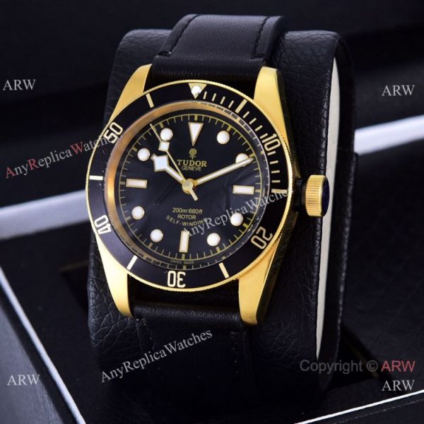Clone Tudor Heritage Black Bay 41mm Watches Black Leather Strap Green Bezel Clone Tudor Heritage Black Bay 41mm Watches Black Leather Strap Green Bezel