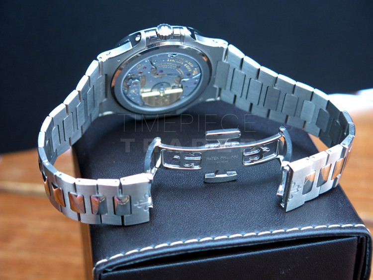 Patek Philippe Nautilus 5740-1G-001 18k White Gold Automatic self-winding Patek Philippe Nautilus 5740-1G-001 18k White Gold Automatic self-winding