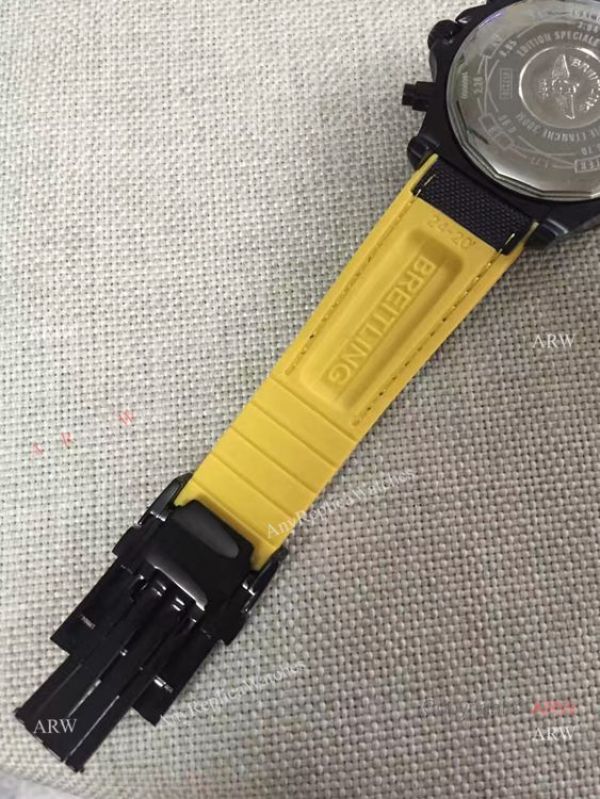 Breitling Avenger Hurricane military Replica Watch Red/Black Rubber Strap Breitling Avenger Hurricane military Replica Watch Red/Black Rubber Strap