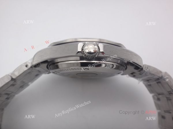 AAA Grade Omega Seamaster 007 Replica Watch Stainless Steel Black Bezel AAA Grade Omega Seamaster 007 Replica Watch Stainless Steel Black Bezel