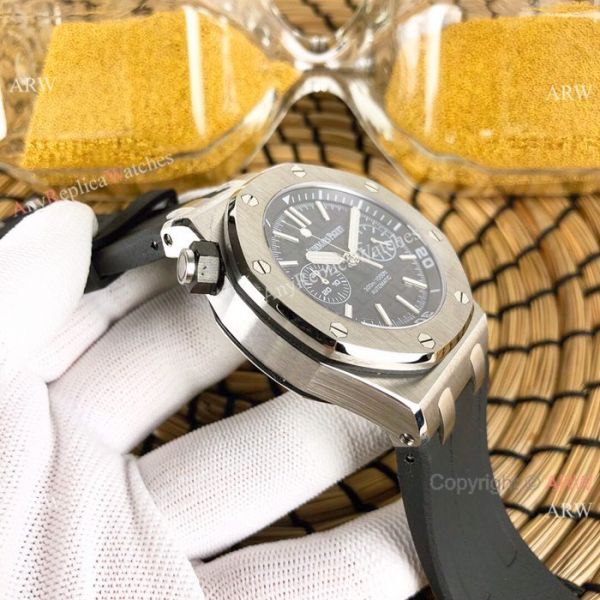 Audemars Piguet Royal Oak Offshore Diver Automatic watch SS Blue Face Audemars Piguet Royal Oak Offshore Diver Automatic watch SS Blue Face