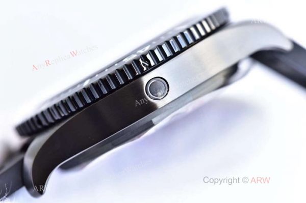 AAA Grade Breitling Superocean Swiss 2824 Watch Replica SS Black Bezel AAA Grade Breitling Superocean Swiss 2824 Watch Replica SS Black Bezel