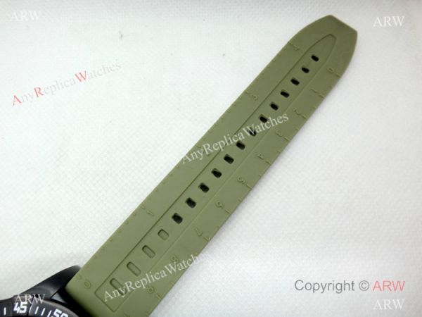 Fake Breitling Colt Skyracer Black Case Green Rubber Band Watch Fake Breitling Colt Skyracer Black Case Green Rubber Band Watch