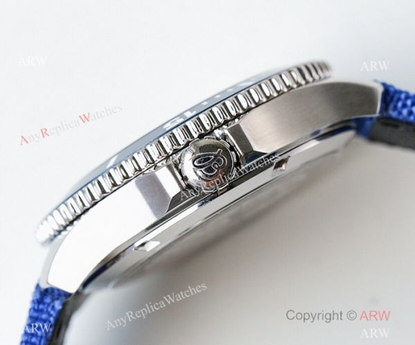 Swiss Copy Breitling Superocean II Sapphire Glass Watch Silver Case Blue Face Swiss Copy Breitling Superocean II Sapphire Glass Watch Silver Case Blue Face