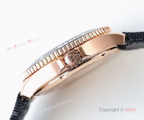 Swiss Replica Breitling Superocean II Black Dial Rose Gold Watch New 2019 Swiss Replica Breitling Superocean II Black Dial Rose Gold Watch New 2019
